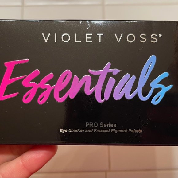 Violet Voss Makeup Palette - Picture 2 of 4